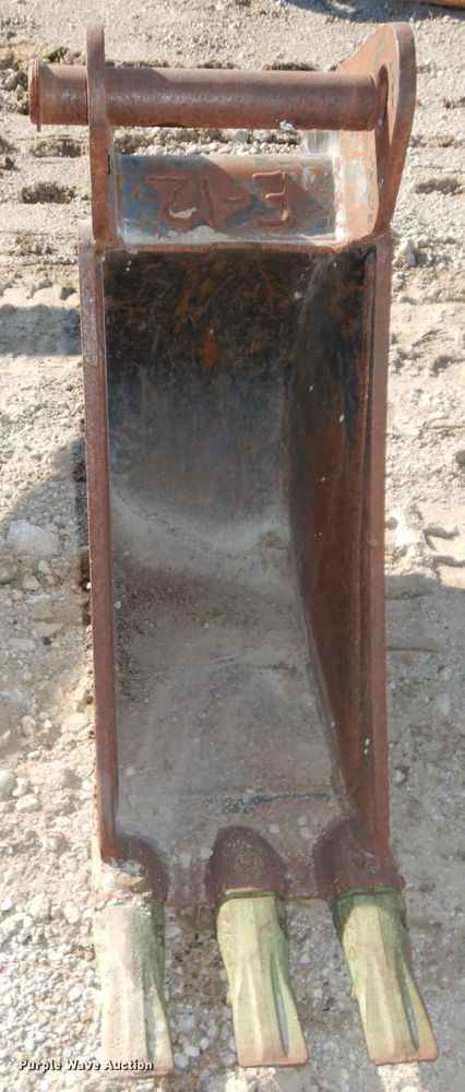 image for item DI9106 Caterpillar 12"W backhoe bucket