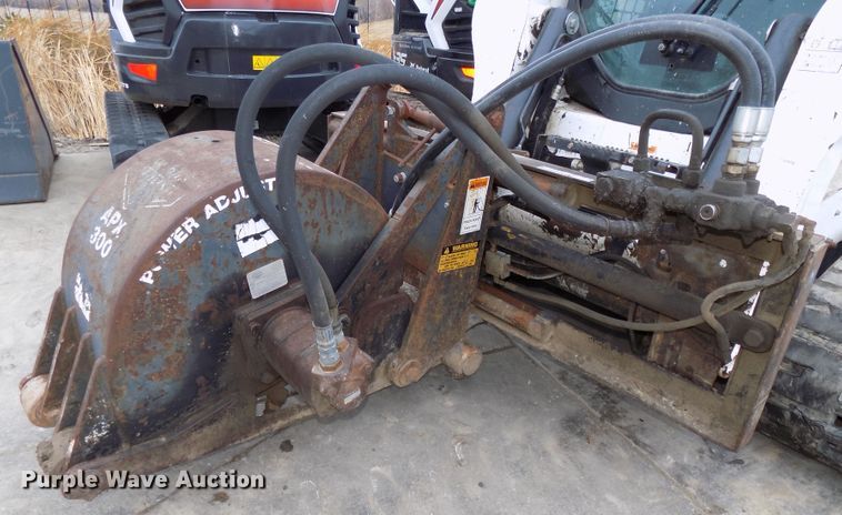 image for item DO9427 1999 Coneqtec Universal APX3000 skid steer cold planer