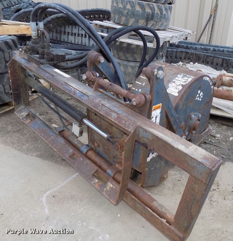 image for item DO9427 1999 Coneqtec Universal APX3000 skid steer cold planer