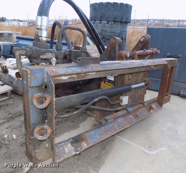 image for item DO9427 1999 Coneqtec Universal APX3000 skid steer cold planer