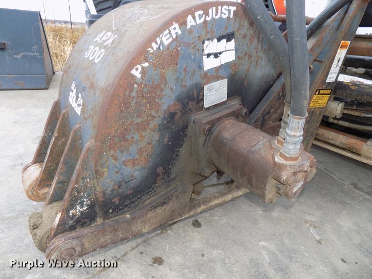 image for item DO9427 1999 Coneqtec Universal APX3000 skid steer cold planer