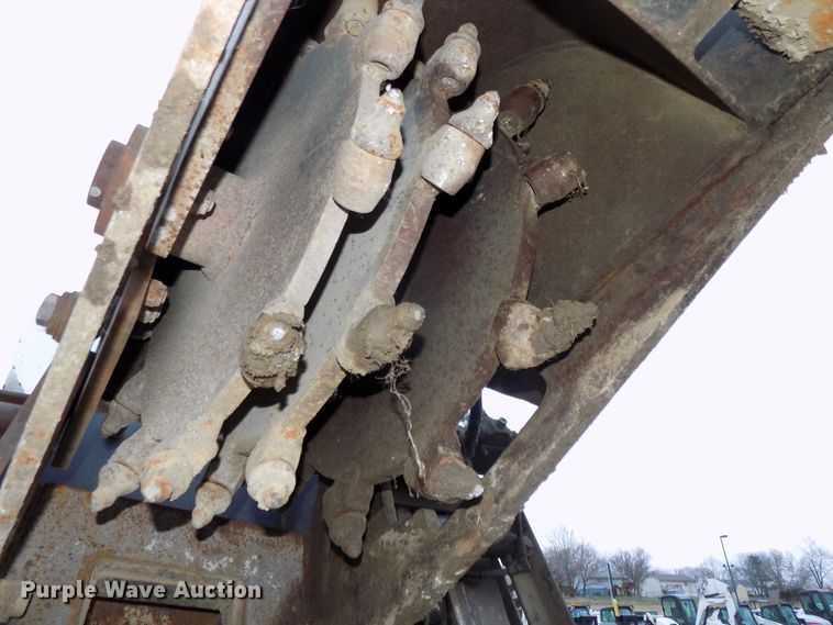 image for item DO9427 1999 Coneqtec Universal APX3000 skid steer cold planer