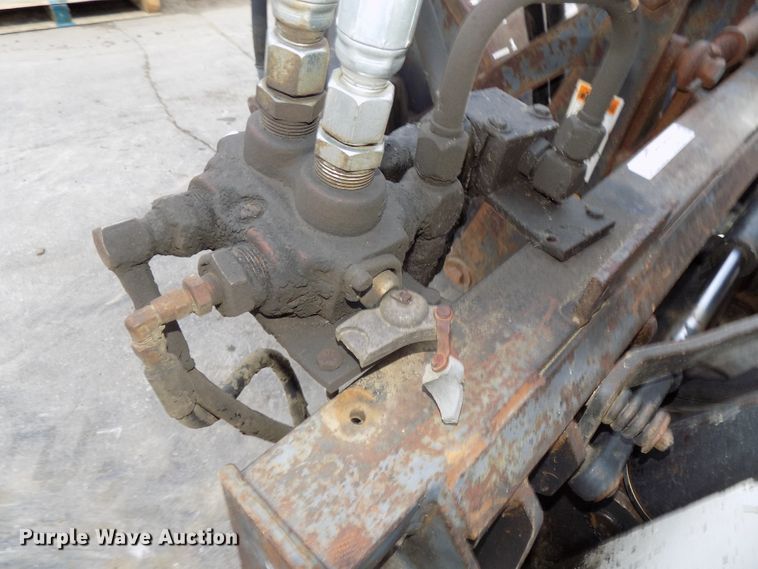 image for item DO9427 1999 Coneqtec Universal APX3000 skid steer cold planer