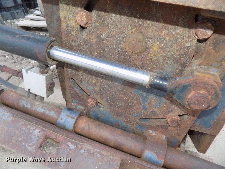 image for item DO9427 1999 Coneqtec Universal APX3000 skid steer cold planer