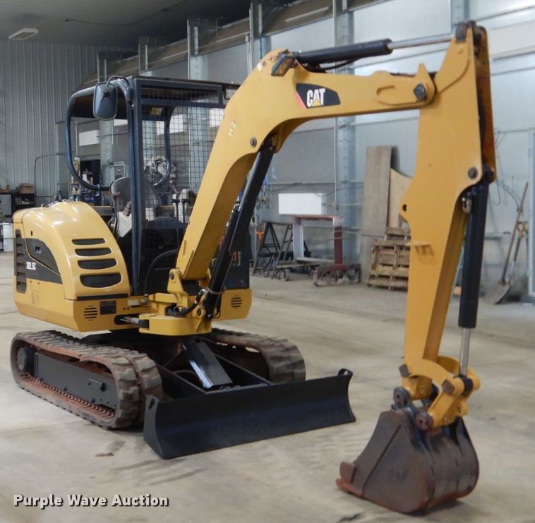 image for item EC9146 2007 Caterpillar 302.5C mini excavator