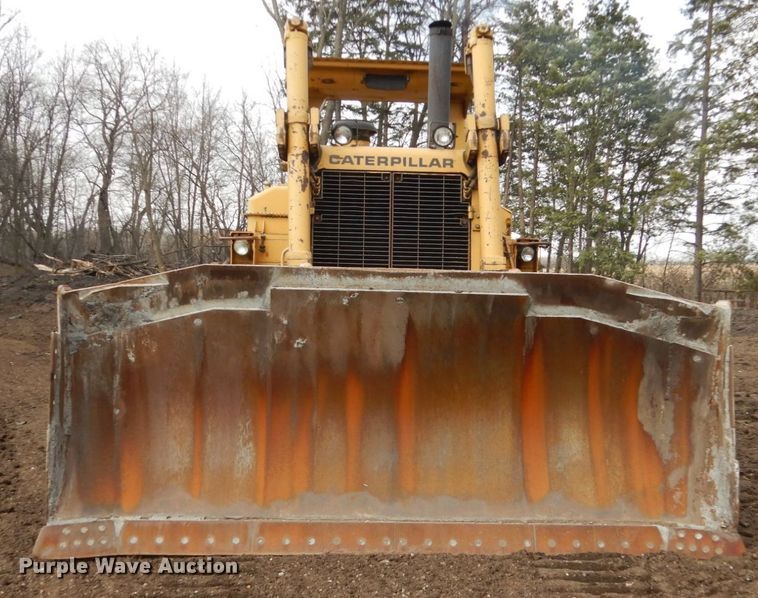 image for item EC9150 1984 Caterpillar D8L dozer