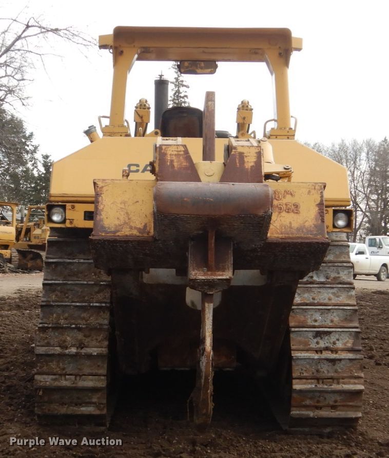 image for item EC9150 1984 Caterpillar D8L dozer