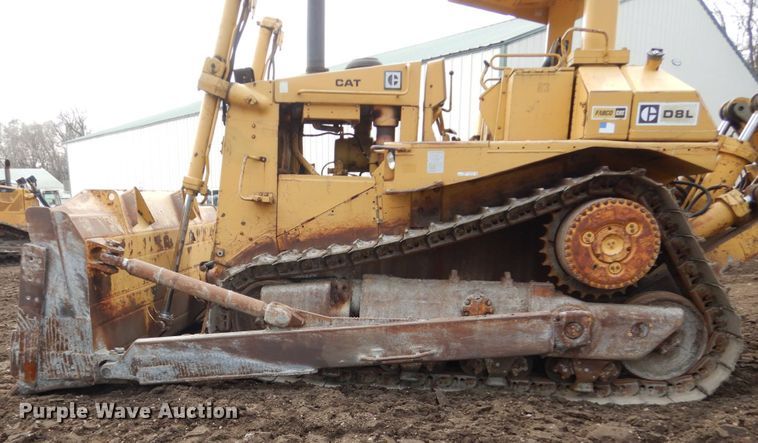 image for item EC9150 1984 Caterpillar D8L dozer