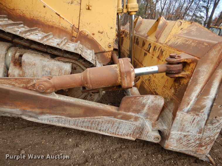 image for item EC9150 1984 Caterpillar D8L dozer