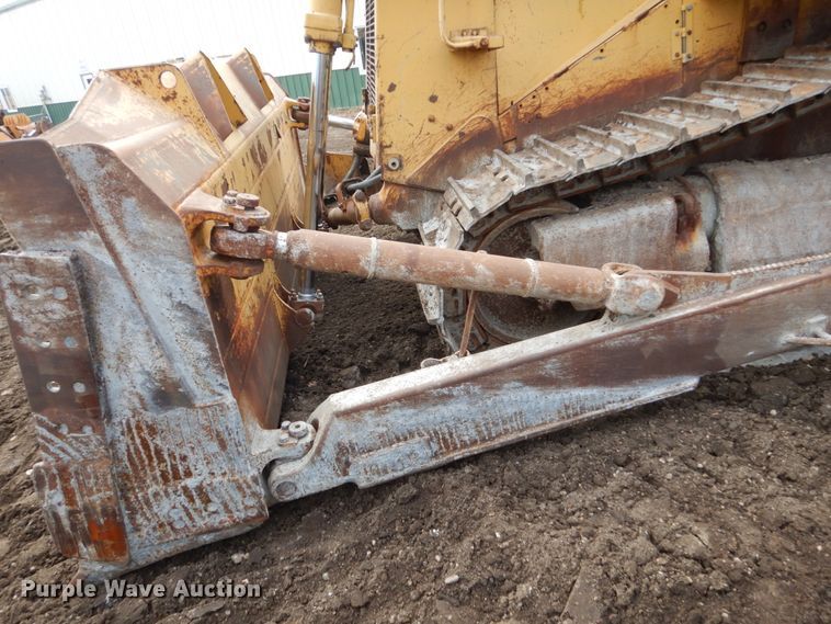 image for item EC9150 1984 Caterpillar D8L dozer