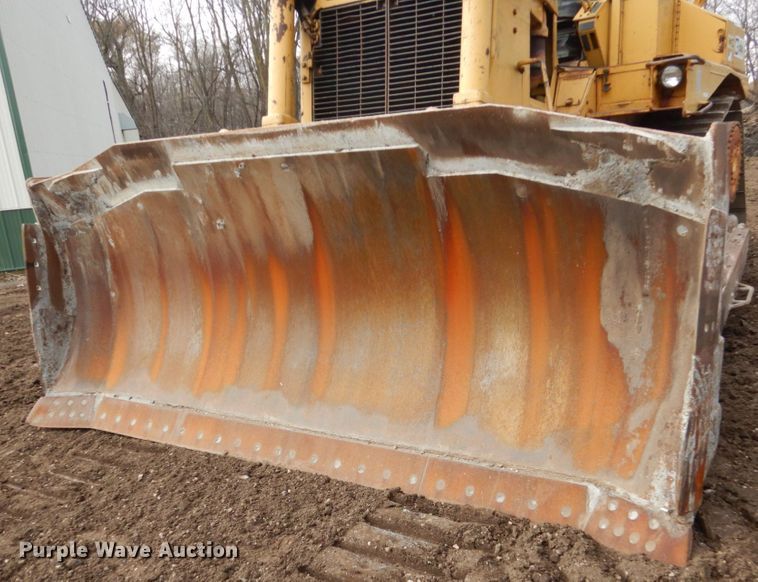 image for item EC9150 1984 Caterpillar D8L dozer