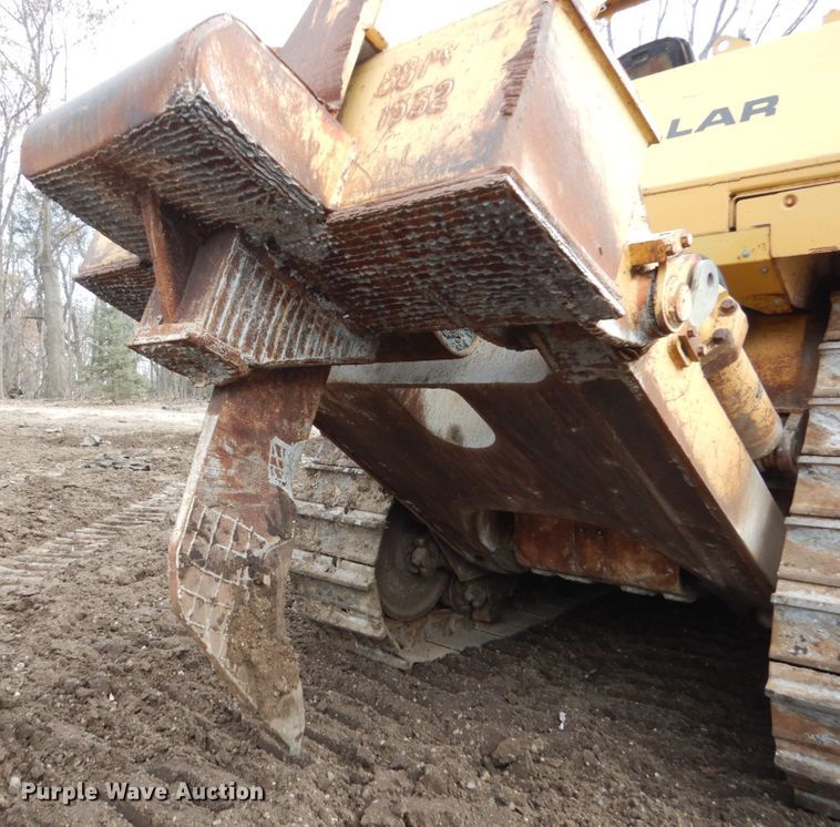 image for item EC9150 1984 Caterpillar D8L dozer