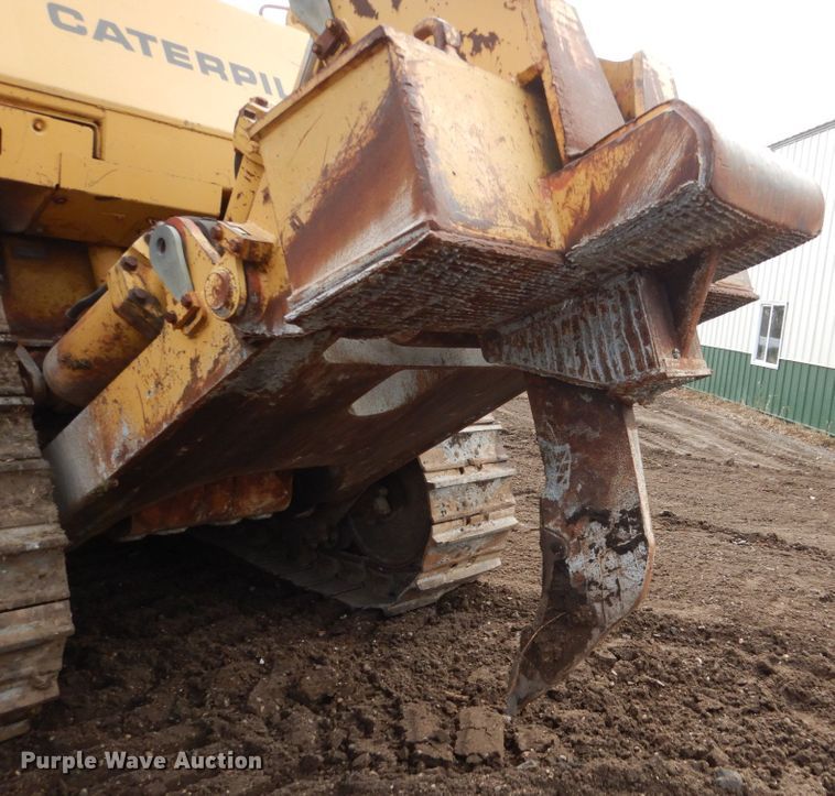 image for item EC9150 1984 Caterpillar D8L dozer