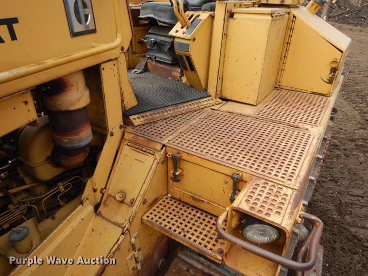 image for item EC9150 1984 Caterpillar D8L dozer