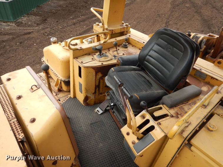 image for item EC9150 1984 Caterpillar D8L dozer
