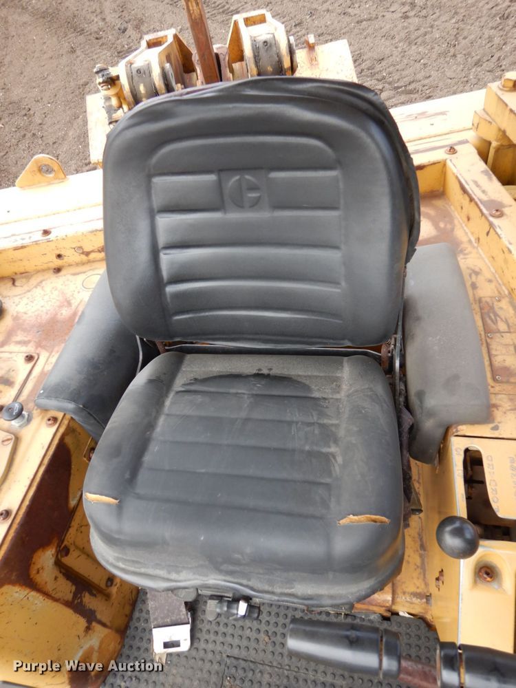 image for item EC9150 1984 Caterpillar D8L dozer