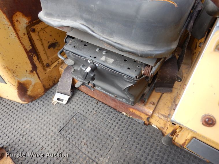 image for item EC9150 1984 Caterpillar D8L dozer