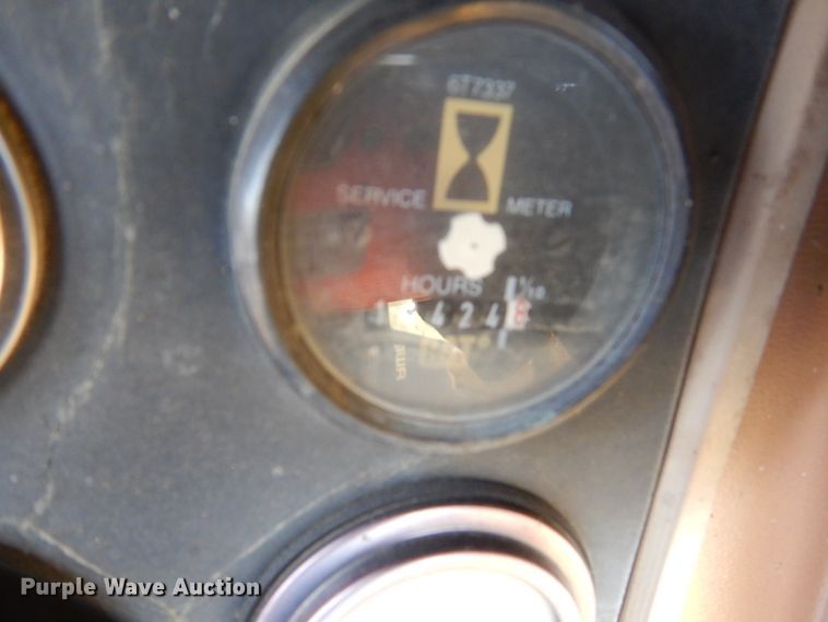 image for item EC9150 1984 Caterpillar D8L dozer