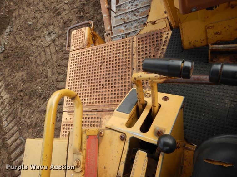 image for item EC9150 1984 Caterpillar D8L dozer
