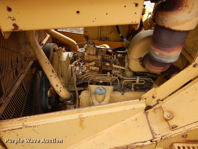 image for item EC9150 1984 Caterpillar D8L dozer