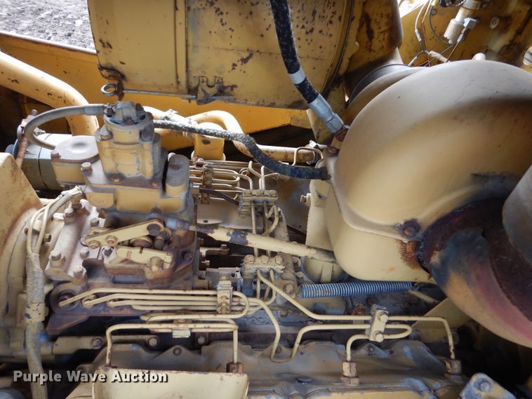 image for item EC9150 1984 Caterpillar D8L dozer