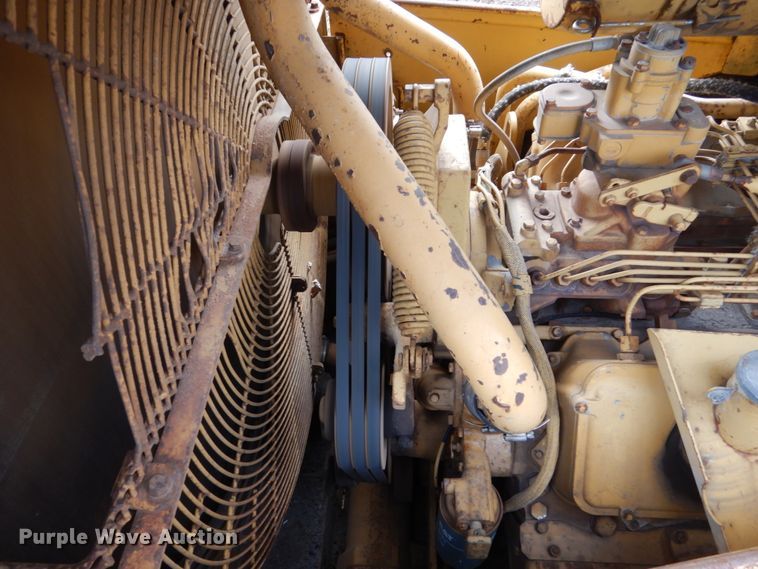 image for item EC9150 1984 Caterpillar D8L dozer