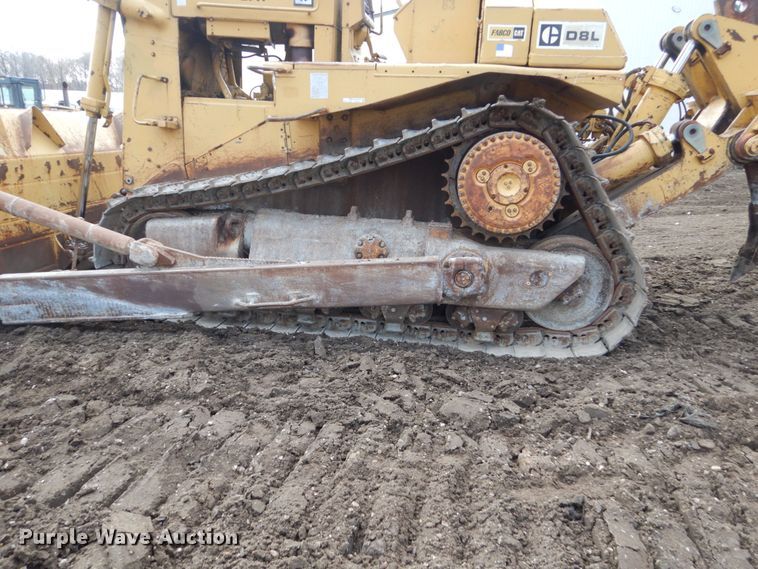 image for item EC9150 1984 Caterpillar D8L dozer