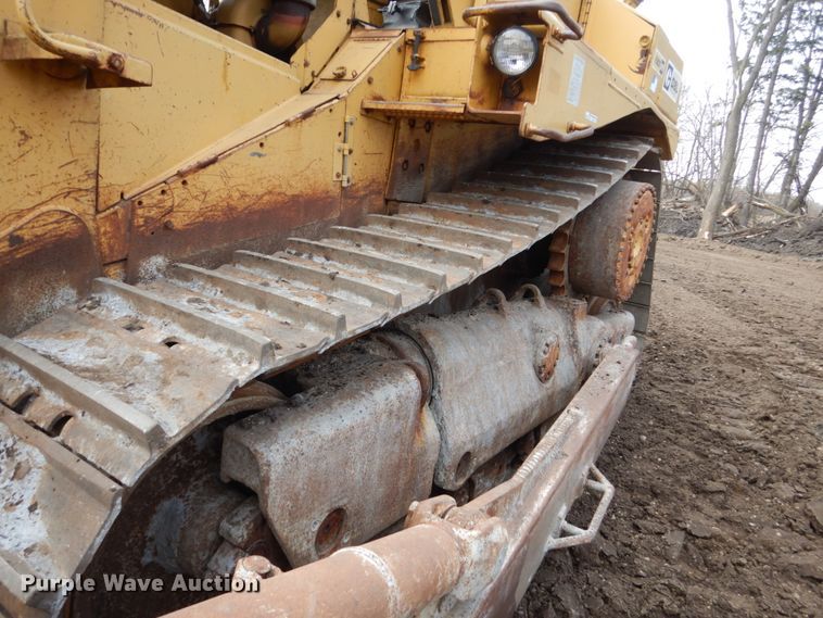 image for item EC9150 1984 Caterpillar D8L dozer
