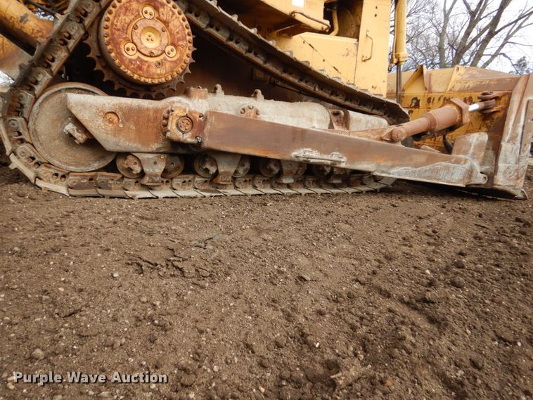 image for item EC9150 1984 Caterpillar D8L dozer