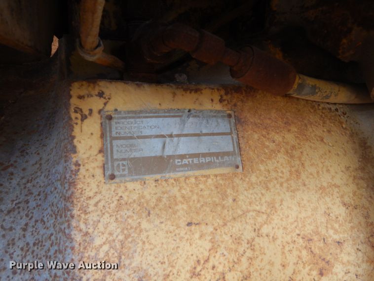 image for item EC9150 1984 Caterpillar D8L dozer