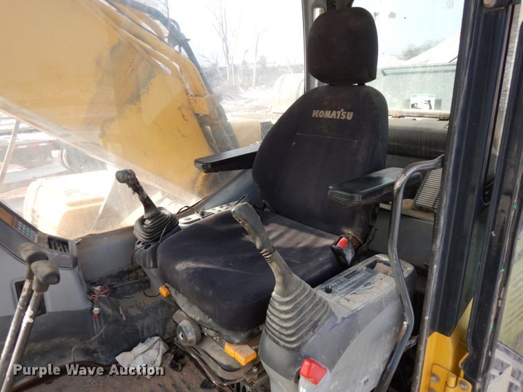 image for item EC9153 2006 Komatsu PC300LC-7E excavator
