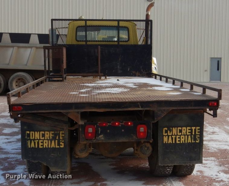 image for item EC9159 1973 Ford 8000 flatbed truck