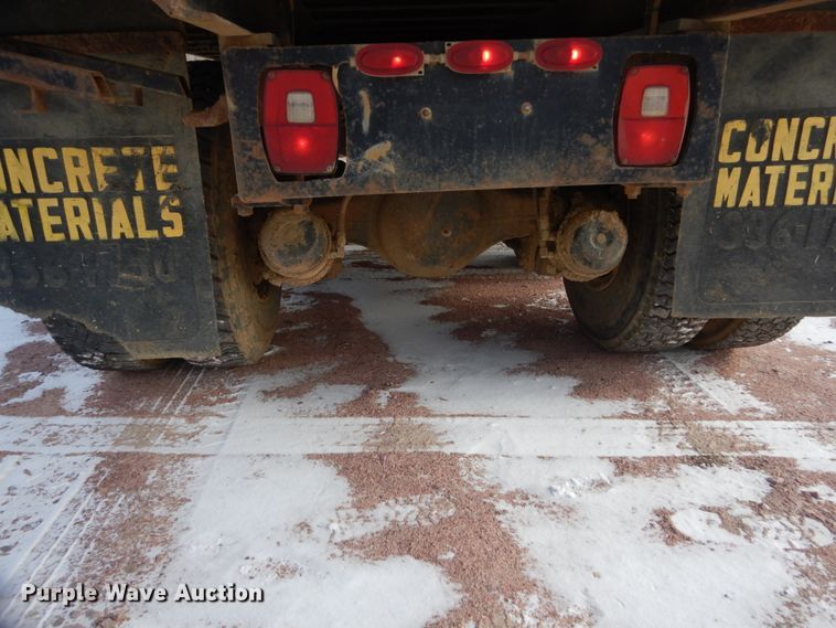 image for item EC9159 1973 Ford 8000 flatbed truck