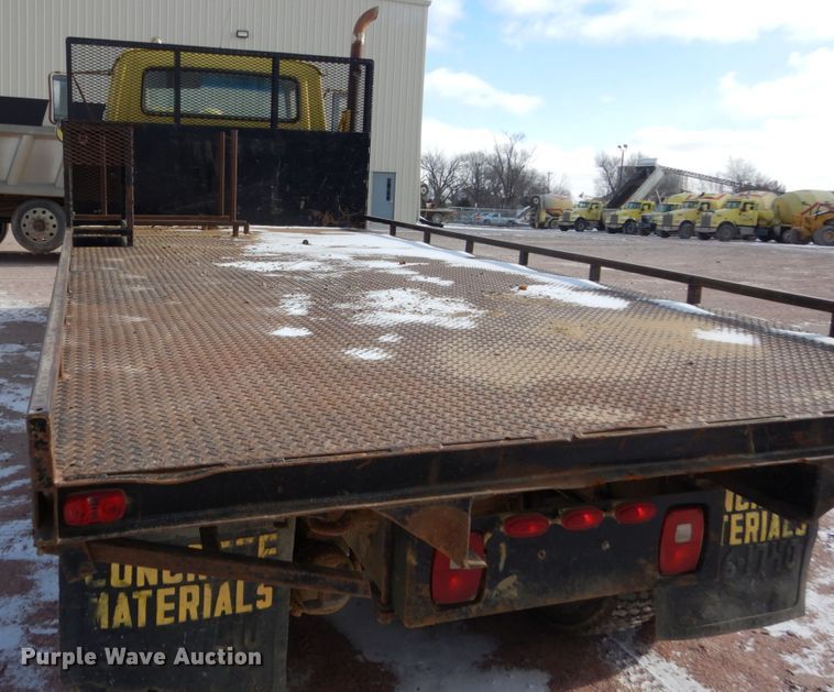 image for item EC9159 1973 Ford 8000 flatbed truck