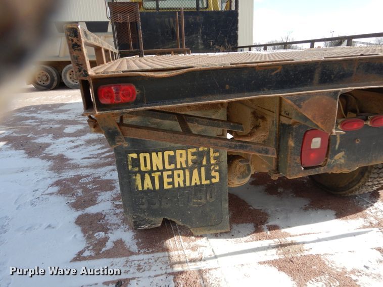 image for item EC9159 1973 Ford 8000 flatbed truck