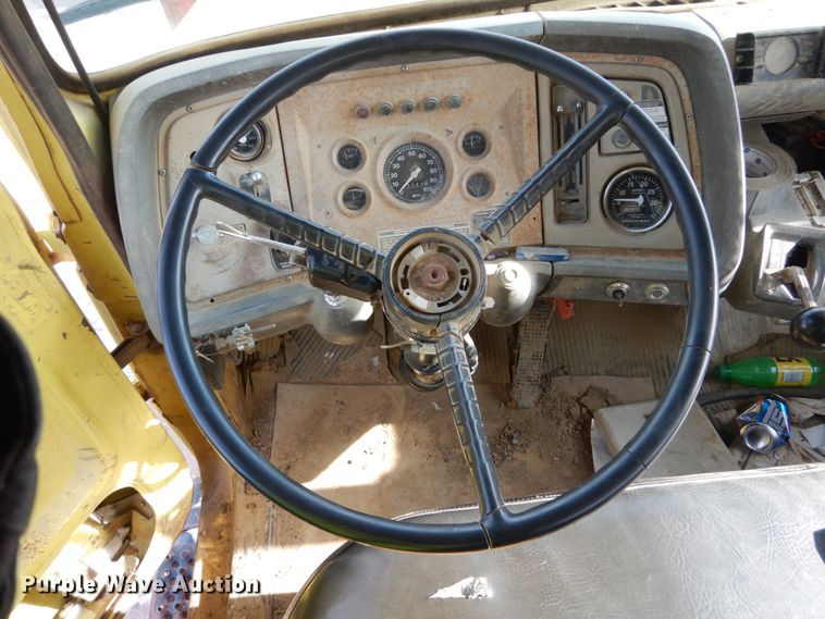 image for item EC9159 1973 Ford 8000 flatbed truck