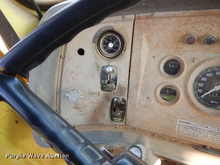 image for item EC9159 1973 Ford 8000 flatbed truck