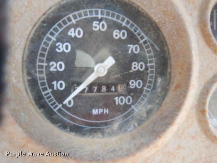 image for item EC9159 1973 Ford 8000 flatbed truck