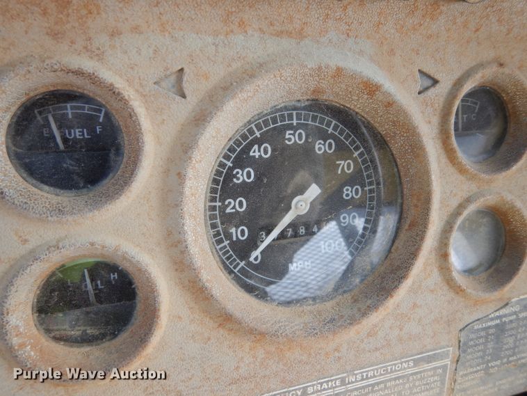 image for item EC9159 1973 Ford 8000 flatbed truck