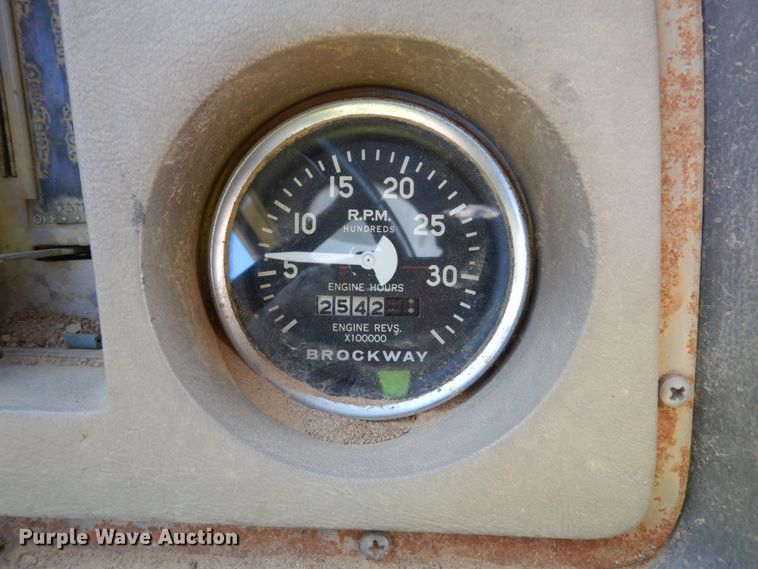 image for item EC9159 1973 Ford 8000 flatbed truck