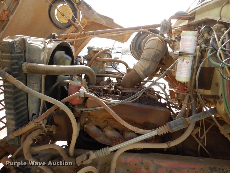 image for item EC9159 1973 Ford 8000 flatbed truck