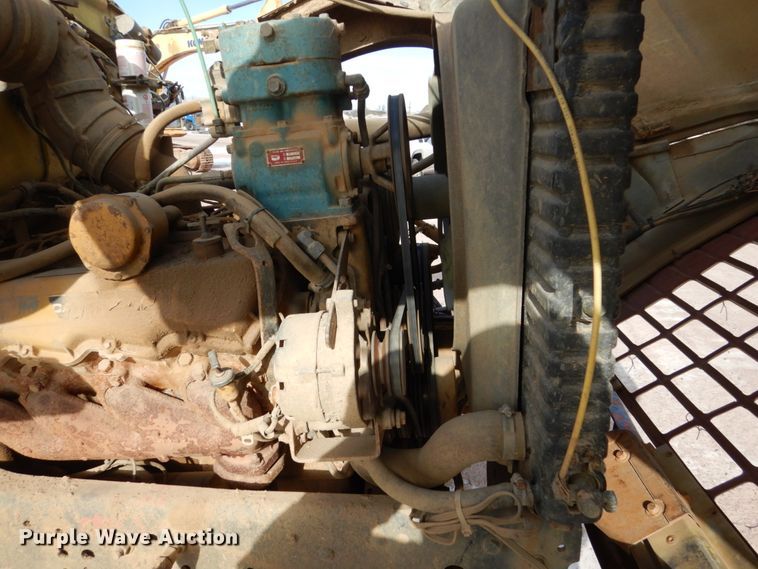 image for item EC9159 1973 Ford 8000 flatbed truck