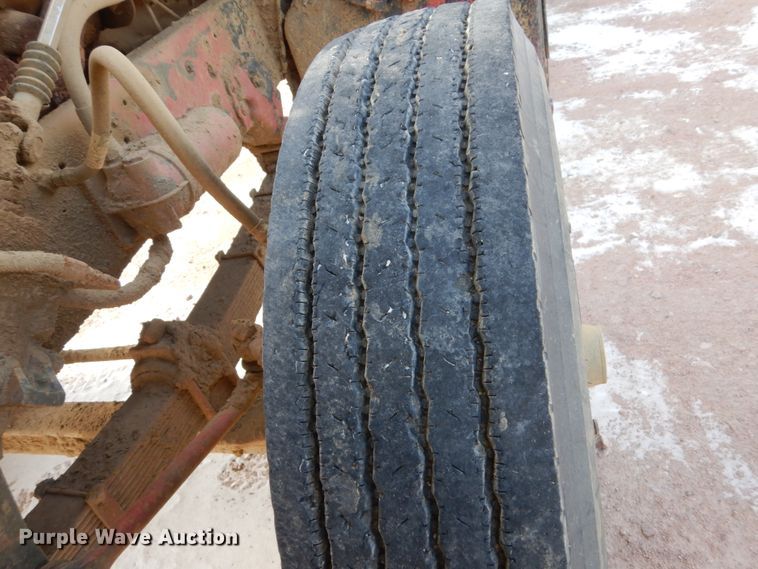 image for item EC9159 1973 Ford 8000 flatbed truck