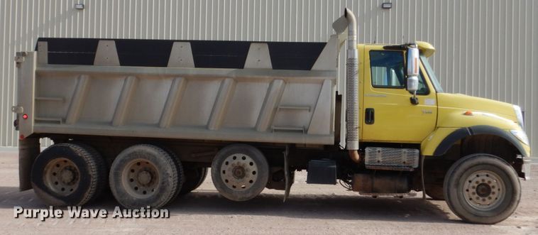 image for item EC9160 2004 International 7600 dump truck