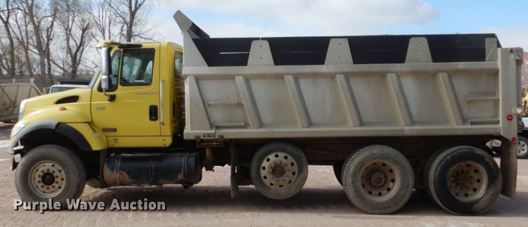 image for item EC9160 2004 International 7600 dump truck