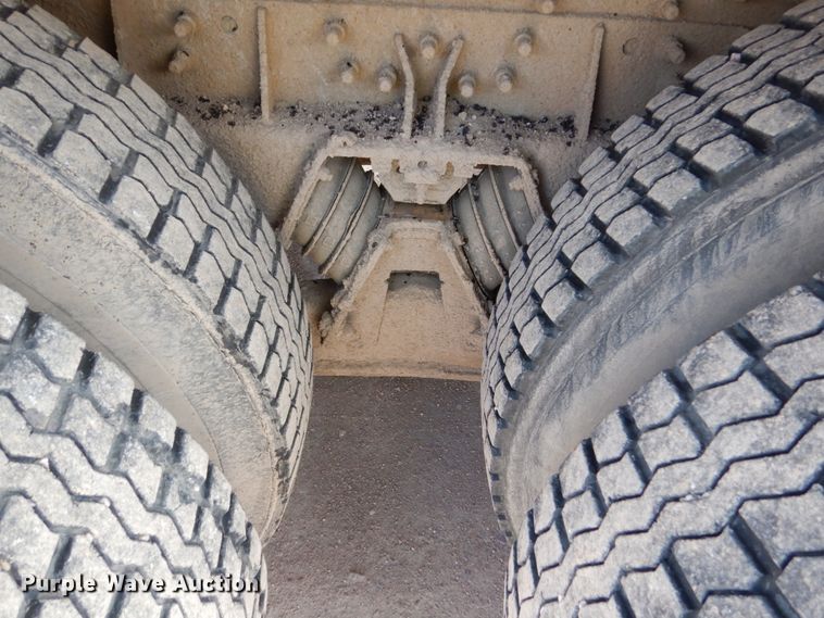 image for item EC9160 2004 International 7600 dump truck