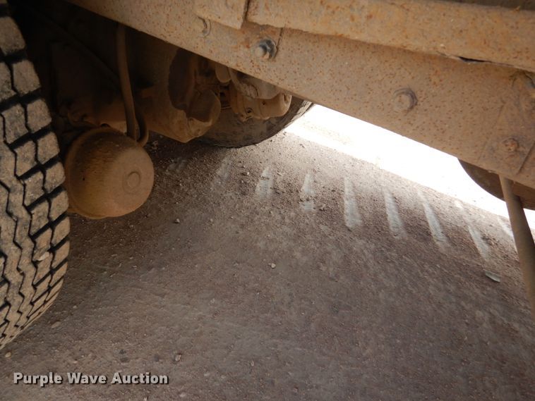 image for item EC9160 2004 International 7600 dump truck