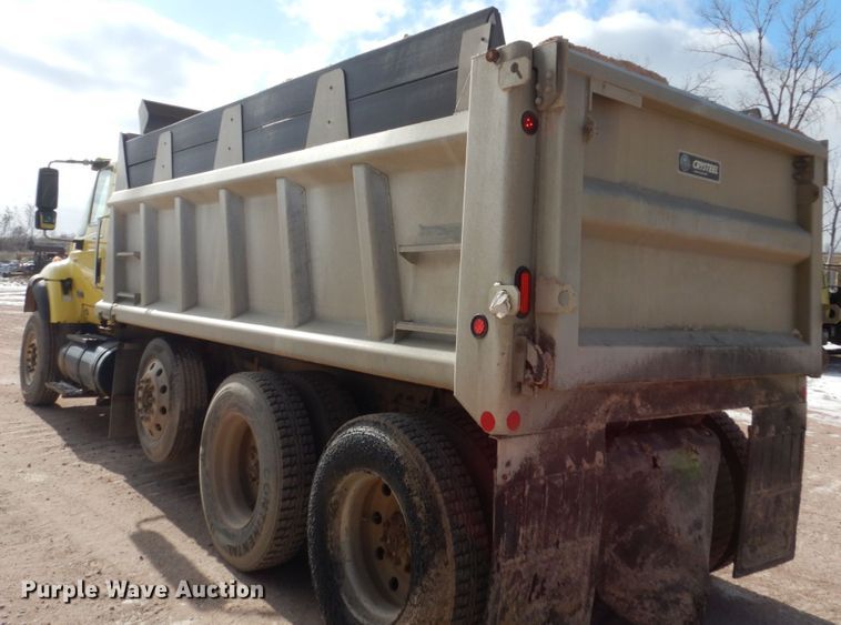 image for item EC9160 2004 International 7600 dump truck
