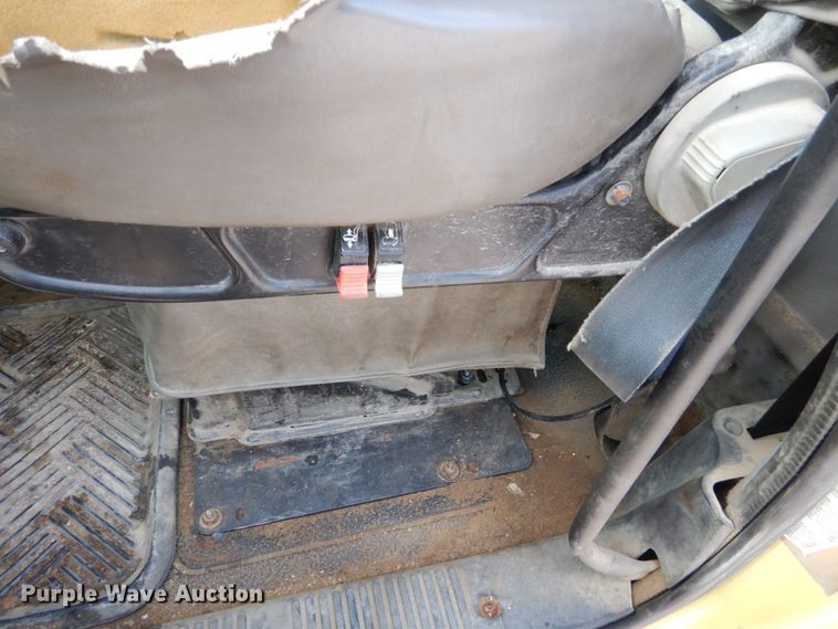 image for item EC9160 2004 International 7600 dump truck