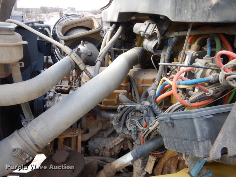 image for item EC9160 2004 International 7600 dump truck